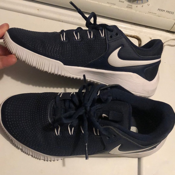 blue and white nike volleyball shoes